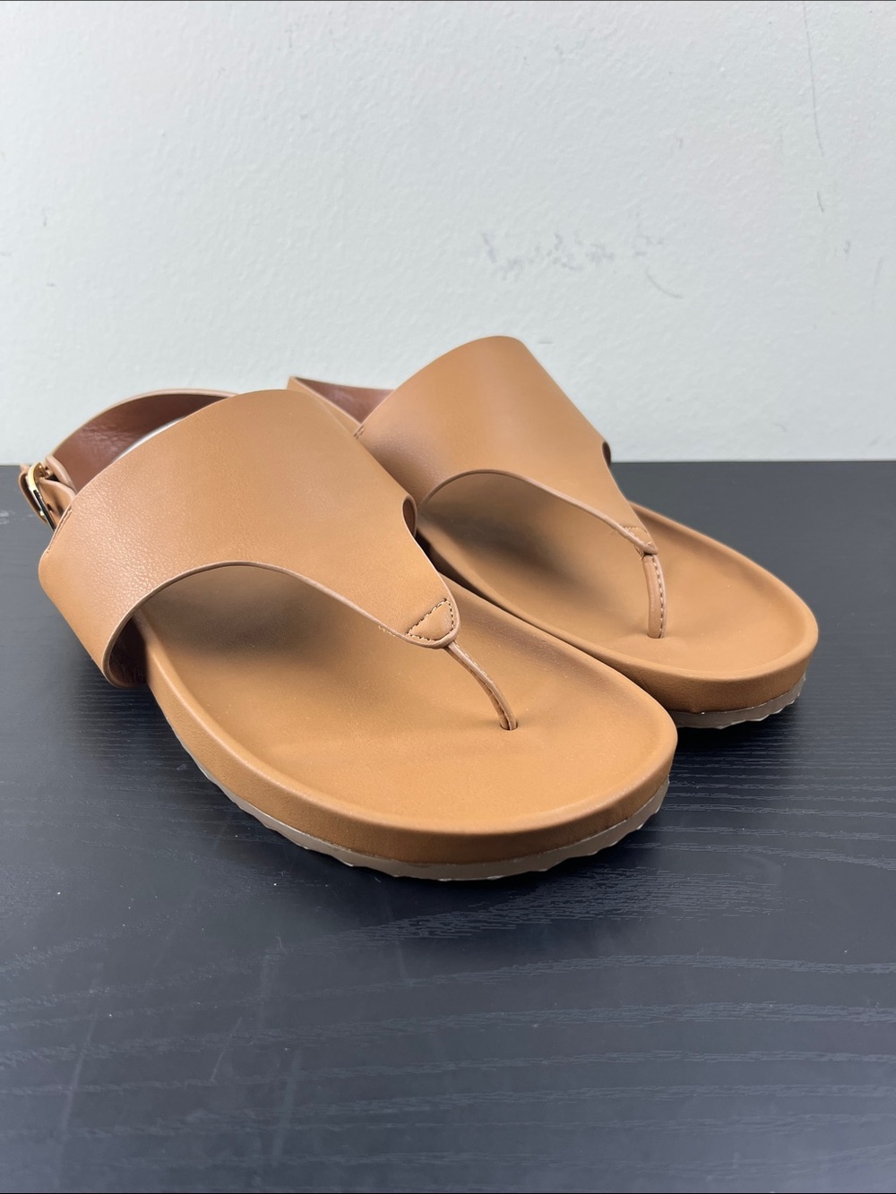 Aerosoles Women's Size 11W Tan Leather Thong Sandals Wide Comfort Flip Flops